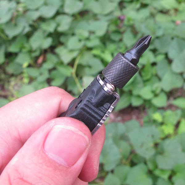 EDC Multifunctional Climbing Carabiner Paracord Buckle Screwdriver Flashlight Wrench Tool - photo 9
